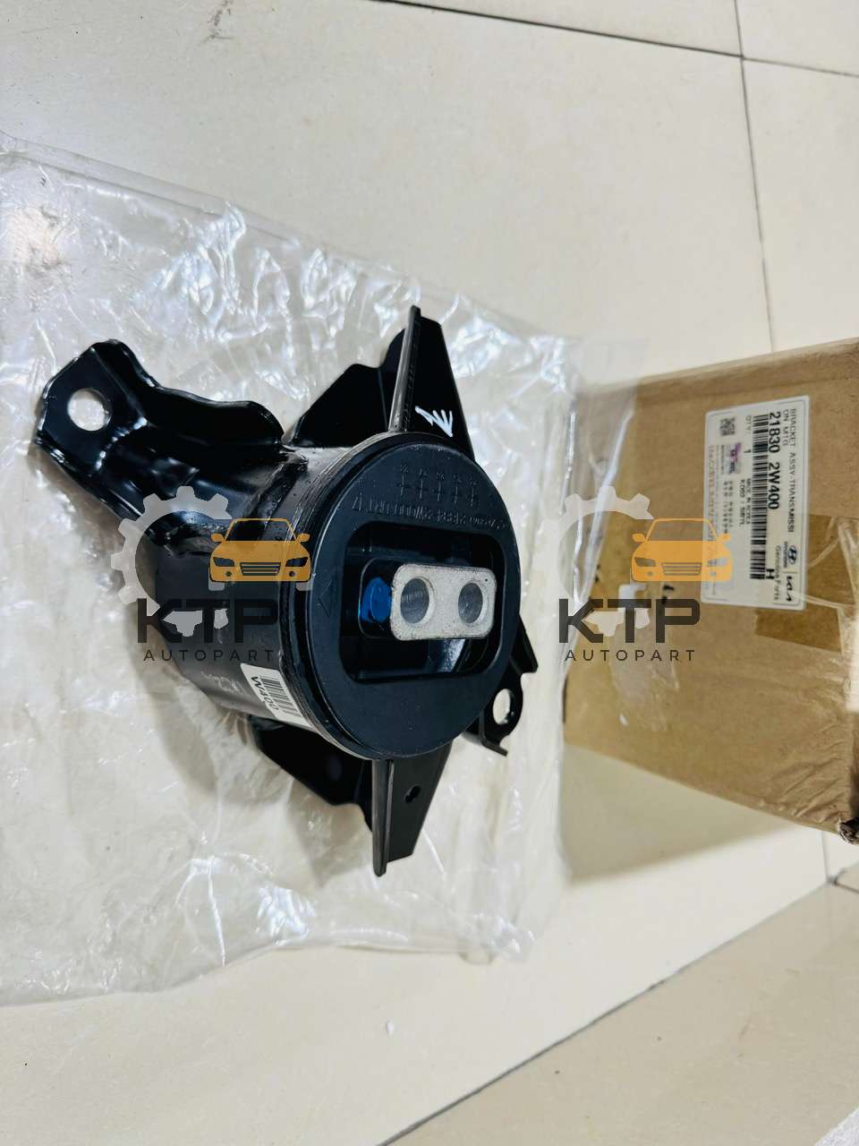 Chân hộp số Hyundai Santafe 2013-2018 | 218302W400 hàng xịn chính hãng